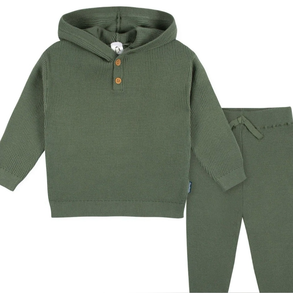 Gerber 2T Green Knit Hoodie and Pants Set. Never worn!